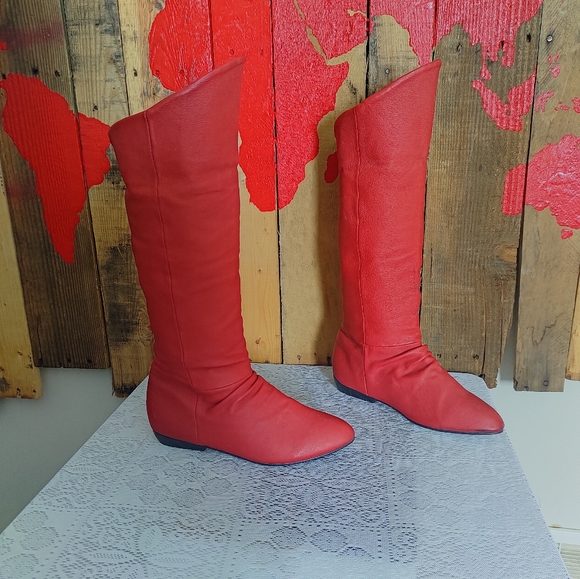 Red Boots - Picture 4 of 5